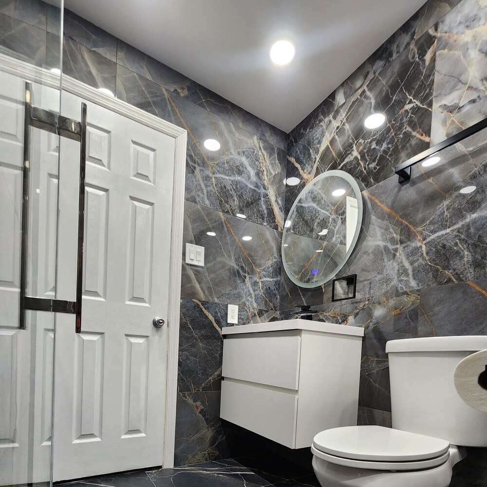 Northeast Philly — Master Bath · Black Marble